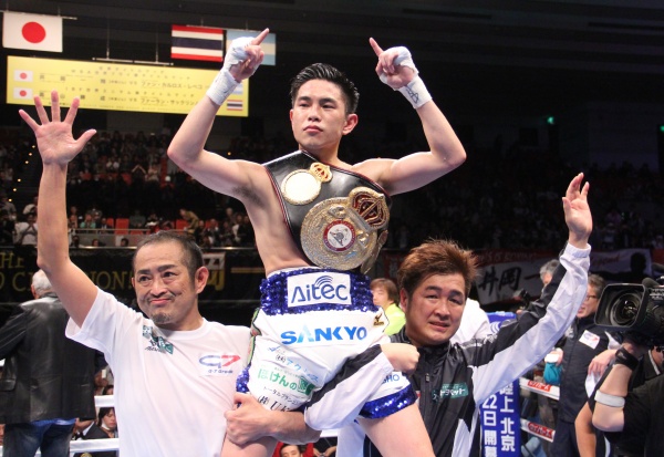 Kazuto Ioka of Japan beat Juan Carlos Reveco
