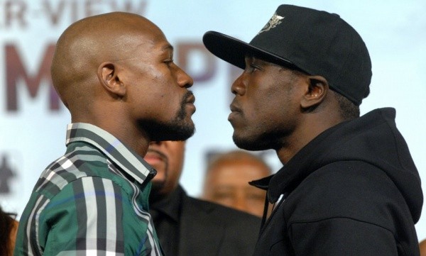 Floyd Mayweather poses with Andre Berto.