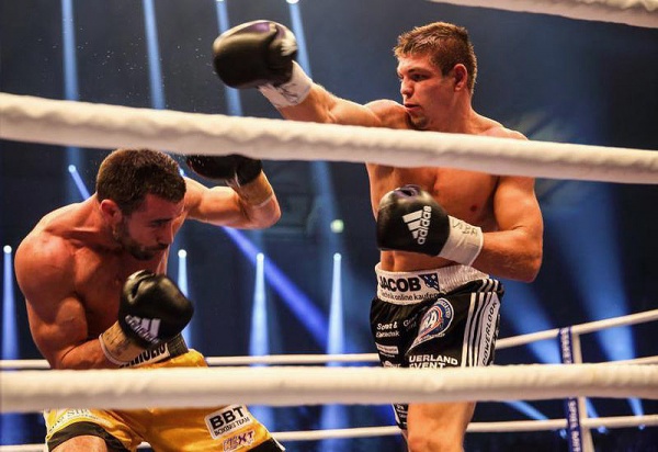 Their first fight on October 17 ended with a controversial unanimous decision in favor of Feigenbutz. (Photo: Holger Plautz)