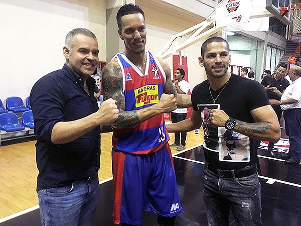 Toros de Aragua won the game. After the win, the victory cup was graciously received in memory of Gilberto Mendoza. (Photo: Courtesy)